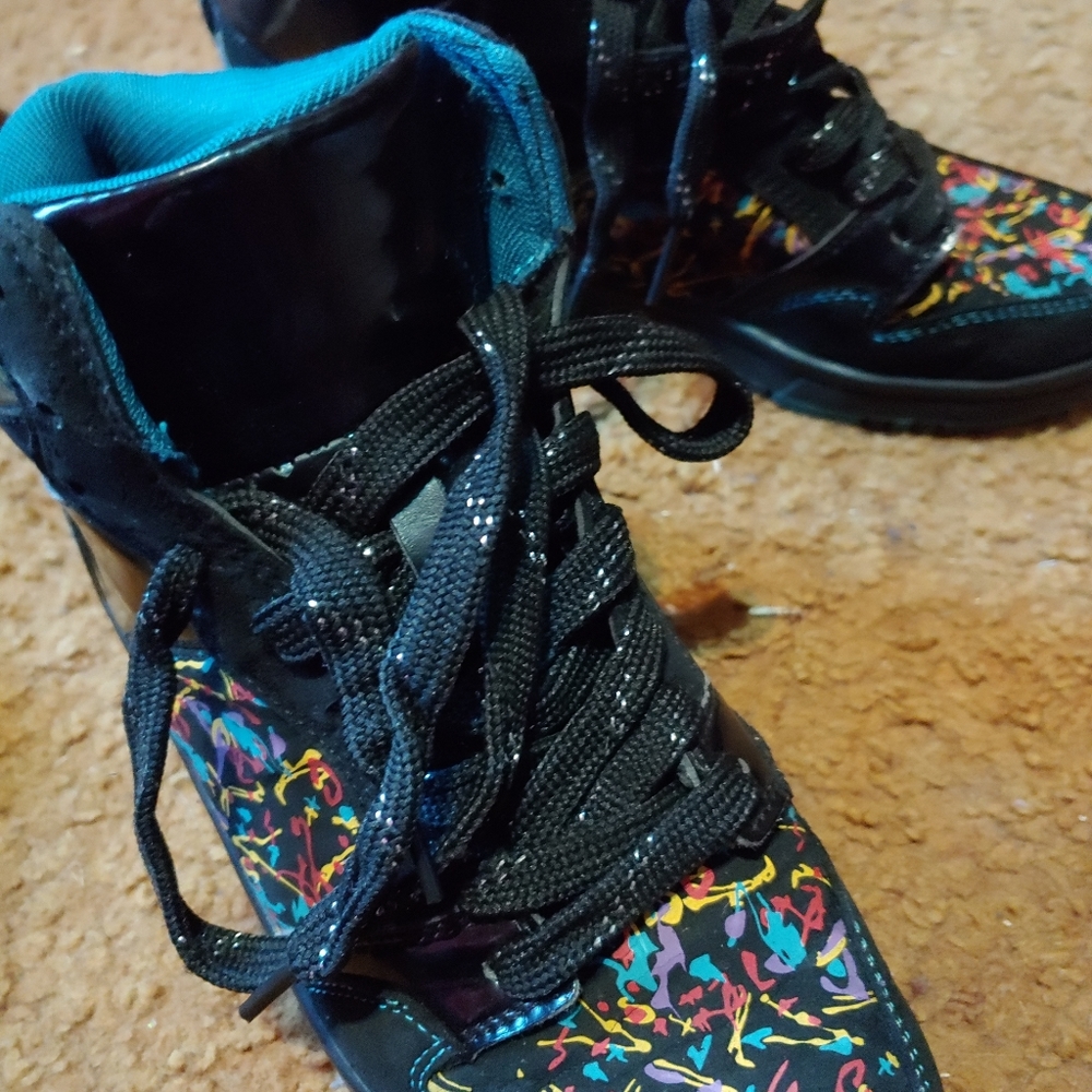 Shoes - Picture 2 of 2